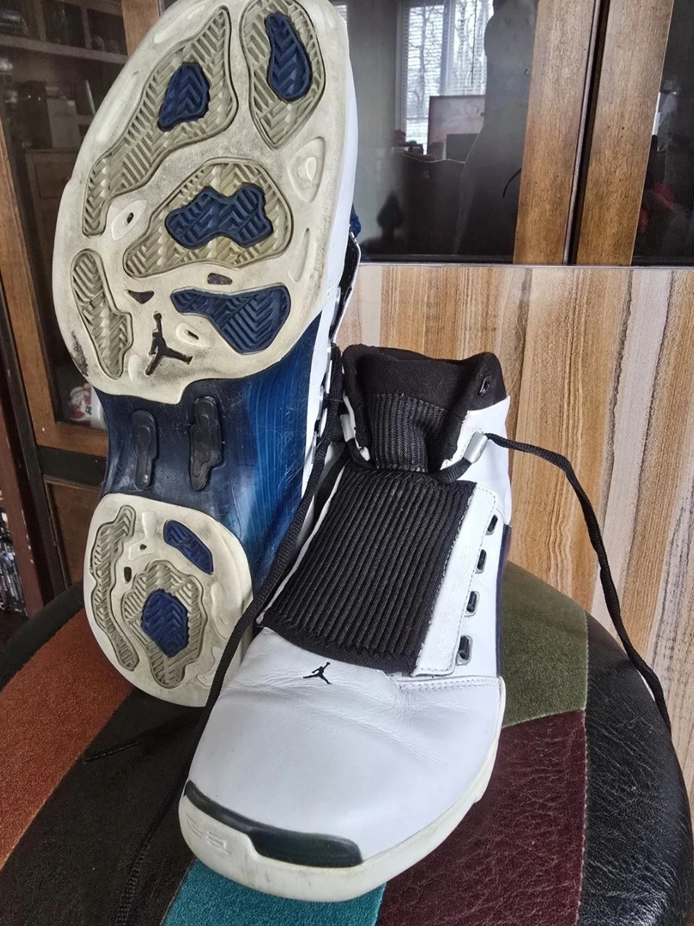 Y2k Air Jordan Men’s High-Top Basketball Sneakers in White and Black 2002